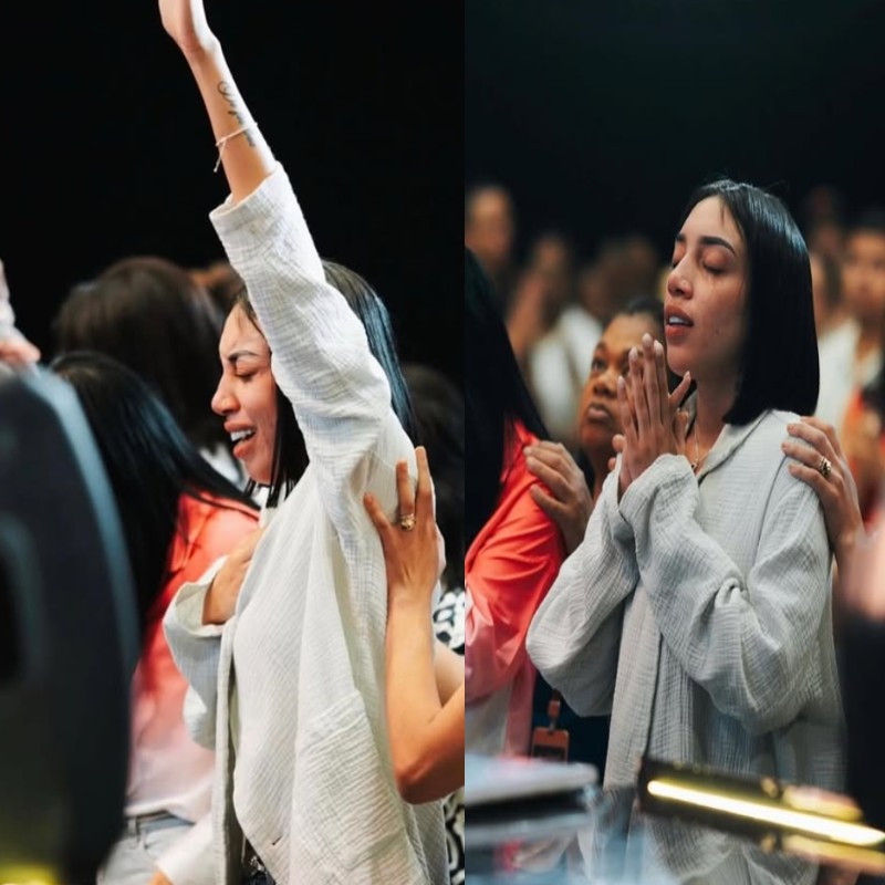 Shupamela Sorprende al Aparecer Adorando en una Iglesia